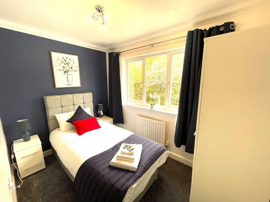 The Woodlands, Shortstay, Ideal For Families, Relocation, Contractors, Travel Stay Horley Buitenkant foto