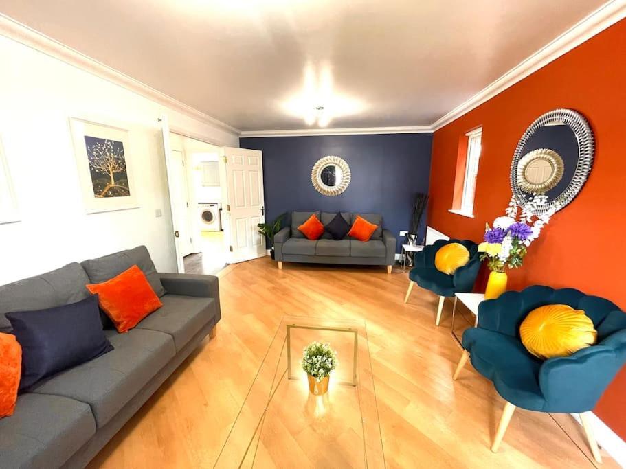 The Woodlands, Shortstay, Ideal For Families, Relocation, Contractors, Travel Stay Horley Buitenkant foto