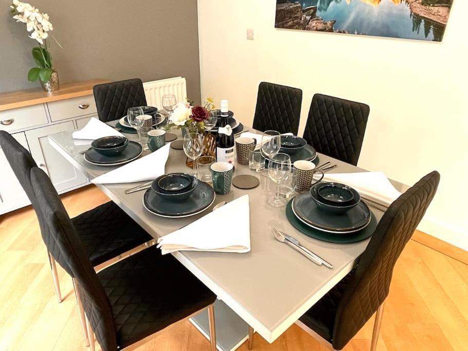 The Woodlands, Shortstay, Ideal For Families, Relocation, Contractors, Travel Stay Horley Buitenkant foto