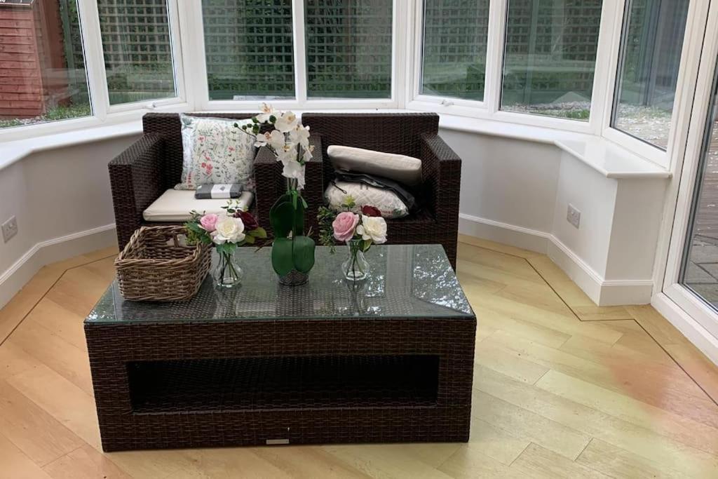 The Woodlands, Shortstay, Ideal For Families, Relocation, Contractors, Travel Stay Horley Buitenkant foto