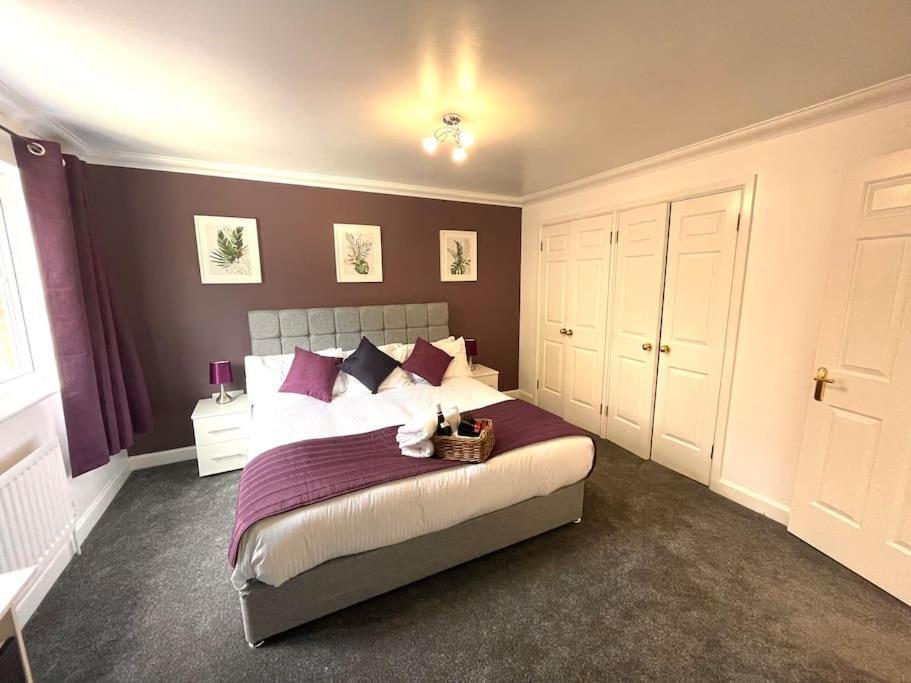 The Woodlands, Shortstay, Ideal For Families, Relocation, Contractors, Travel Stay Horley Buitenkant foto